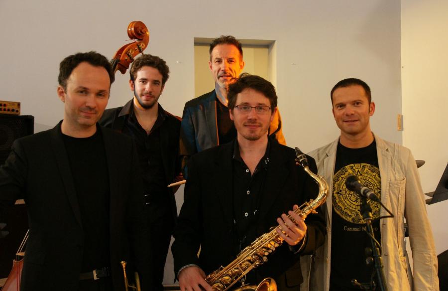 William Helderlin, sax - Nicolas Folmer, trompette - Rémy Decormeille, piano Clément Juvigny, contrebasse - Claude Juvigny, batterie William Helderlin, sax - Nicolas Folmer, trompette - Rémy Decormeille, piano Clément Juvigny, contrebasse - Claude Juvigny, batterie